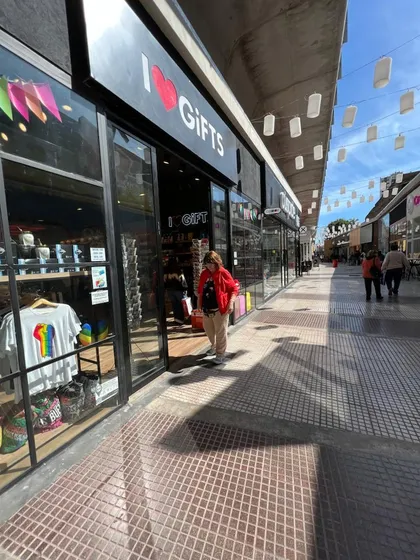 Venta Local Comercial Viaviva, Barrio Chino. C/renta.
