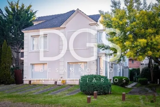 Departamento Triplex Con Cochera En Venta En Pinamar