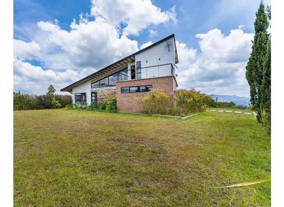 Finca En Venta En Guarné - Antioquia