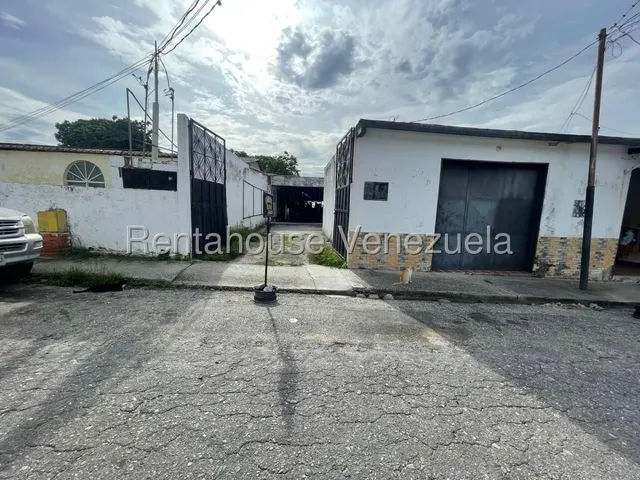 #*25-22933 Venta Local Ubicado En Zona Comercial De Los Rastrojos Cabudare, Lara. Adelaida Armeya