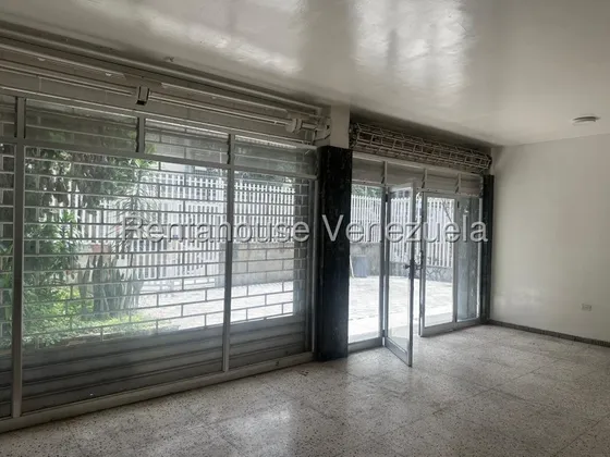 Excelente Y Cómodo Local En Alquiler A Pie De Calle En San Bernardino - Mls #25-24482 - Jca