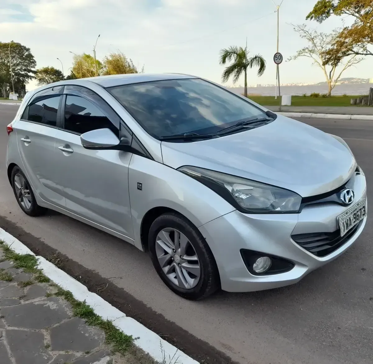 Hyundai Hb20 2015 1.0 For You Flex 5p Hyundai Hb20 2015 1.0 For You Flex 5p