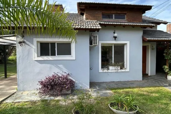 Casa 3 Ambientes Con Casa De Huéspedes 2 Ambientes