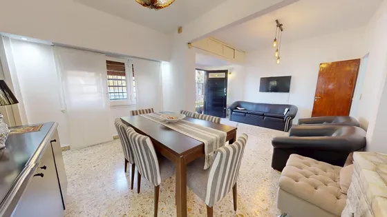 Casa En  Venta 5 Ambientes Con 2 Cocheras.