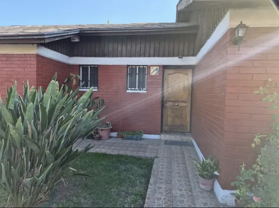 Casa Ubicada En Bario Residencial