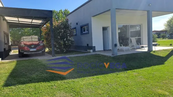 Casa En Venta Y/o Alquiler En La Primavera,