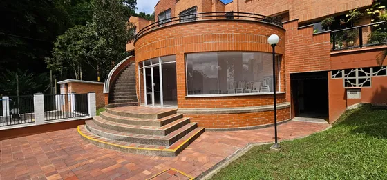 Venta De Casa En Envigado Antioquia - Barrio Trianón