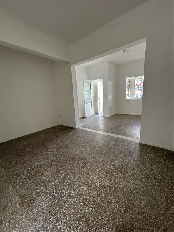 ¡casa Al Frente Con 2 Patios En Parque Batlle! Muy Amplia Y Luminosa Mac Eachen Y Feliciano Rodríguez, 80 M2
