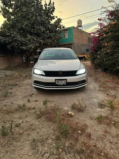Volkswagen Jetta 2.0 L4 Mt