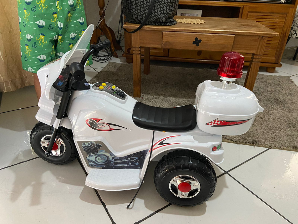 Mini Moto Elétrica 6v Motocicleta Com Baú Som Sirene Polícia Cor Branco