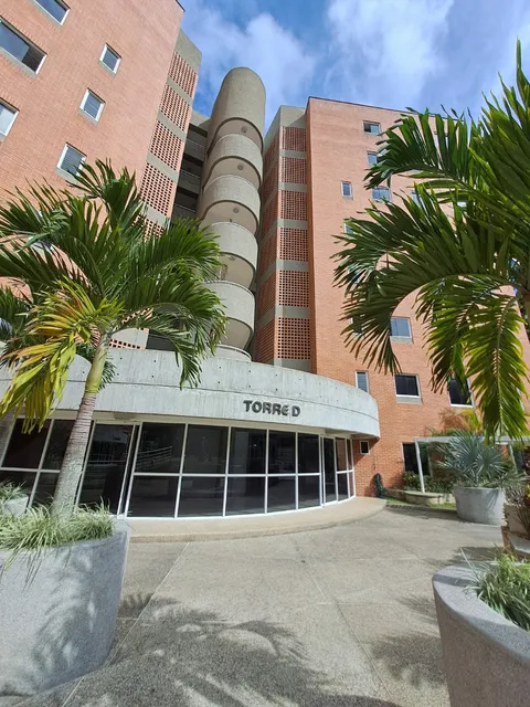 Se Vende Excelente Pent-house En Obra Limpia,ubicado En El Cigarral,( Tahona).nc