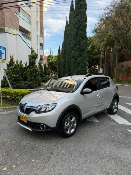 Renault Stepway 1.6 Intense Automática