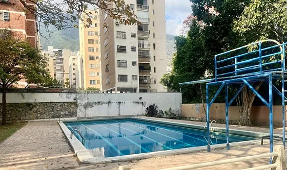 Se Alquila Apartamento En Los Palos Grandes De 146 M2 :