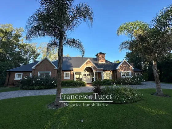 Casa En Venta 5 Ambientes Country La Tradición