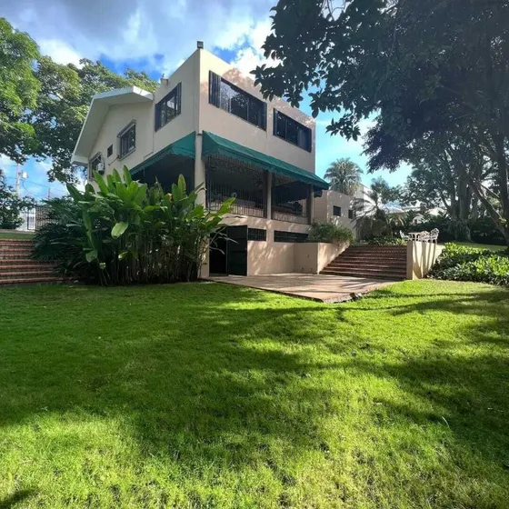 Vendo Una Excelente Propiedad Por La Embajada Americana