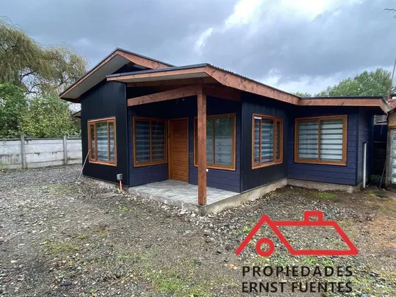Casa En Arriendo En Malalhue, Lanco Amplios Espacios.