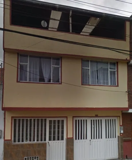 Se Venden Amplia Casa De Tres Niveles