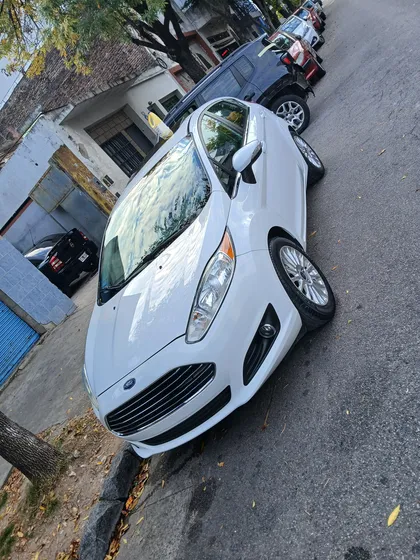 Ford Fiesta Kinetic 1.6 Titanium Powershift 120cv