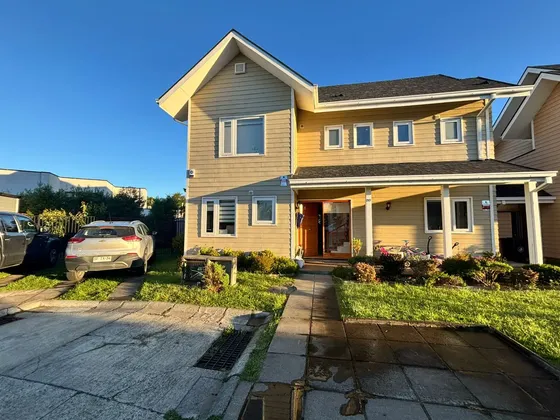 Amplia Casa Condominio El Bayo, Valdivia