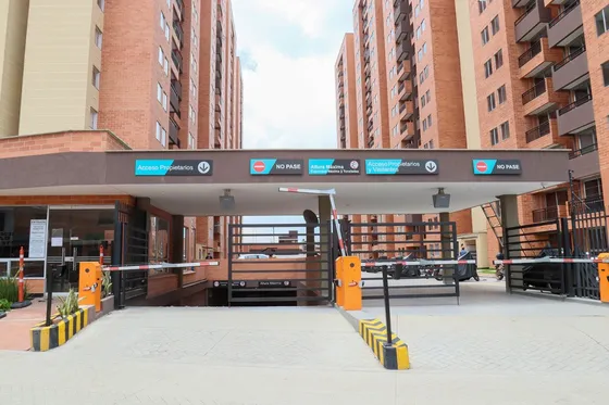 Venta De Hermoso Apartamento En Club House Conjunto Caminos De Fontibon - Occidente De Bogotá.   