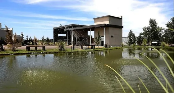 Departamento En Venta De 2 Dormitorios C/ Cochera En Casuarinas Premium