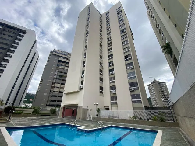 Alquiler Apartamento 172mts. Santa Fe Norte. Calle Cerrada Con Vigilancia Privada