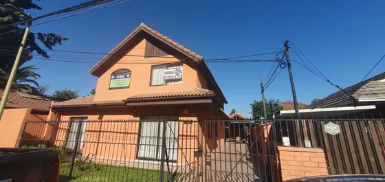 Te Presentamos Esta Acogedora Casa En Venta, Ubicada En La P