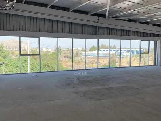 Bodega 670 M2 200 Oficinas