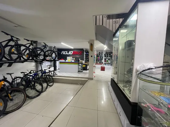 Local En Arriendo En Loma De Los Mesa, Envigado