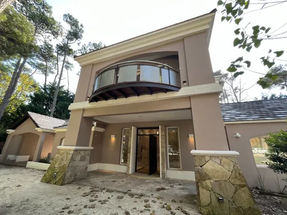 Casa A La Venta En Carilo (6)