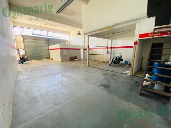 Alquiler De Local En Hurlingham - Sobre Acceso Oeste 160 M2