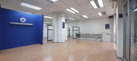 Local Comercial En Arriendo, Santiago Centro