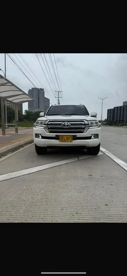 Toyota Land Cruiser 4.5 Imperial Lc200 Diésel