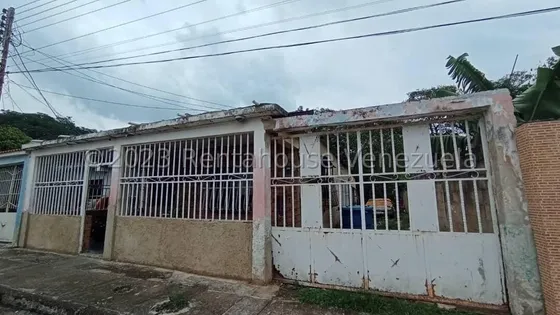 Casa Para Acondionar A Su Gusto Consta 3habitaciones 1 Baño,con Amplio Patio Arboles Frutales Estacionamiento Para 3 Vehiculos , Contacta A Tu Asesor De Confianza Ya Y Haz Tu Mejor Oferta