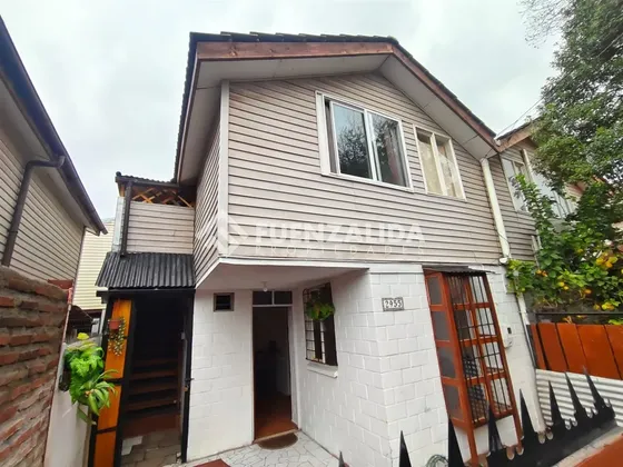 Casa En Venta De 3 Dorm. En Maipú