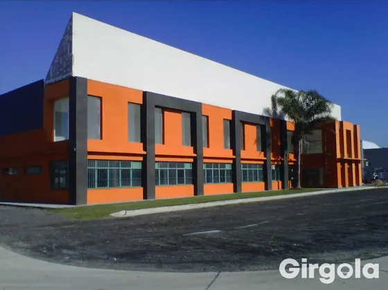 Alquiler Local Comercial La Reja Con Cochera