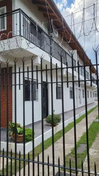 Complejo De Dúplex En Venta - 12 Dormitorios 6 Baños - Cocheras - 450mts2 - Esteban Echeverría