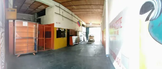 Se Vende Galpon En La Avenida Jose Tadeo Mongas Sector Las Cocuizas