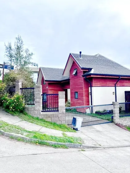 Soleada Y Amplia Casa En Arriendo 5d4b, Andalue.