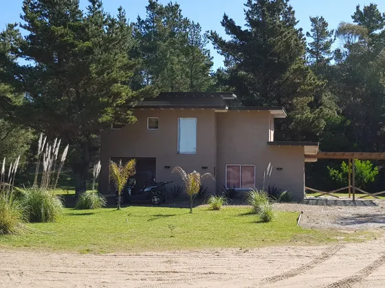 Costa Esmeralda Casa De 2 Pisos En Barrio Cerrado Senderos 1 Lote 68 Cerca De Pinamar Partido De La Costa Con Bajada Exclusiva A La Playa Amoblada Y Con Gran Parque Exelente Oportunidad