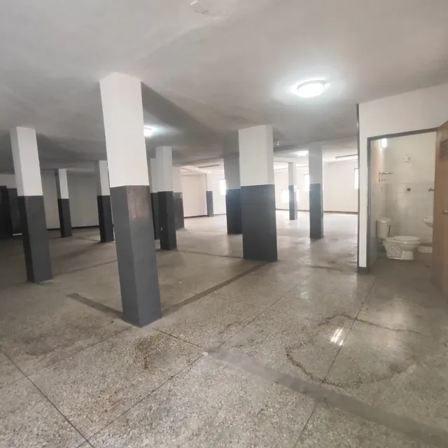 Galpón En Venta Avenida Principal De Monterey