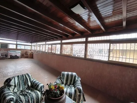 Equipado Negociable En Venta Apartamento De 160 Mts2 Casco Central De La Victoria 25-12815 Gjg