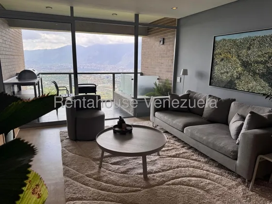 Venta Remodelado Casa En El Alto Hatillo Caracas 
