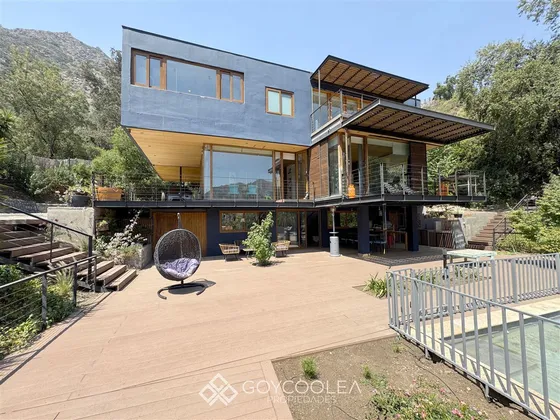 Casa En Venta De 3 Dorm. En Lo Barnechea