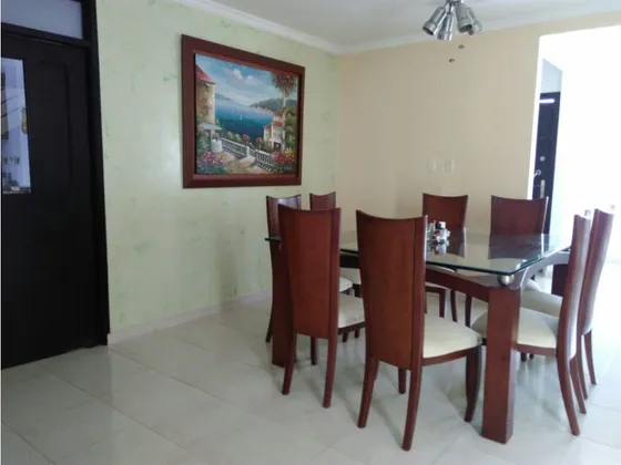 Casa Esquinera Castellana 475m2 Construidos