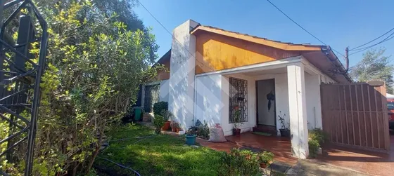 Casa En Venta De 4 Dorm. En Macul