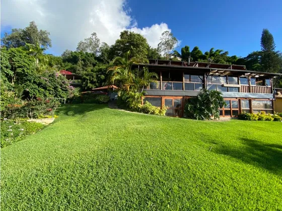 Se Vende Casa Con Terreno 2000m²  Alto Hatillo
