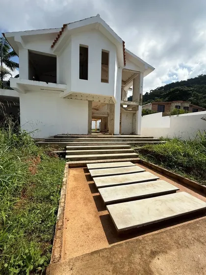 Casa De Oportunidad En Venta En Colinas De Guataparo En Obra Gris Avanzada Gavip