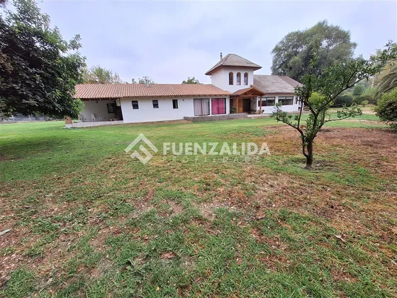 Casa En Venta De 4 Dorm. En Peñaflor