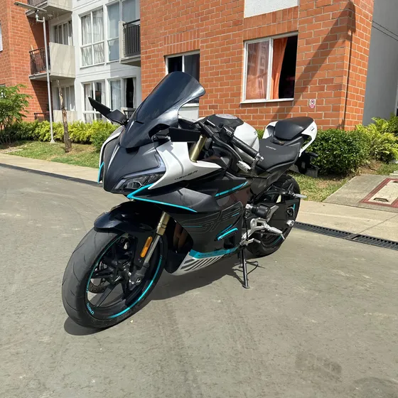 Cfmoto 450sr | Garantía Y Papeles Hasta El Próximo Año